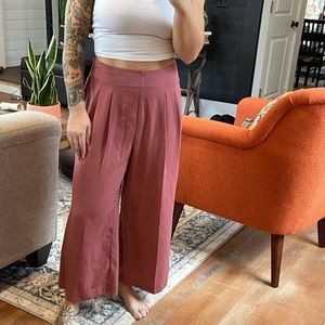 Cropped pink flowy pants